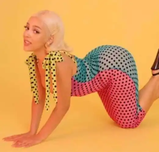 please someone dm to help me cum to doja