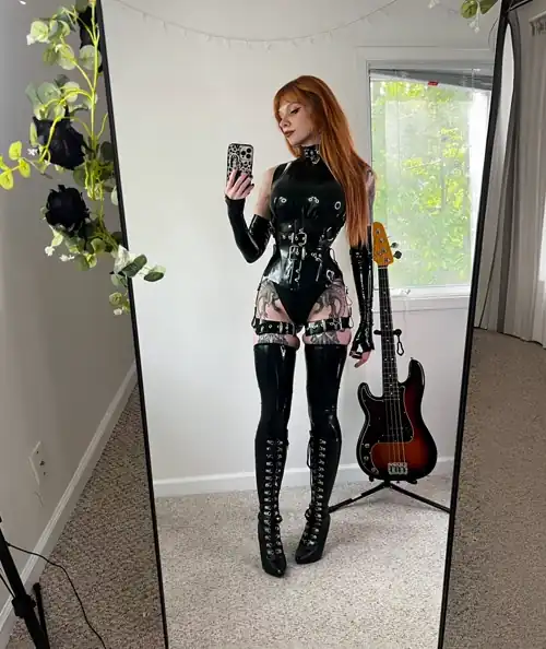 It’s me or the bass 😈