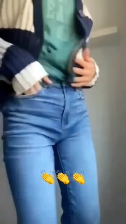 Jenna teasing her tight ass 