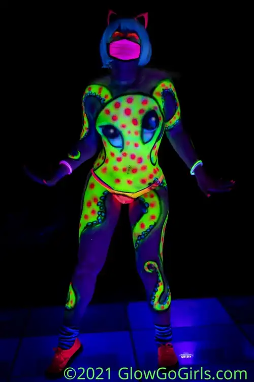 Marylin Monroach and the Alien Beast