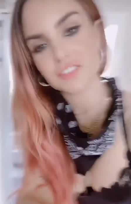 JoJo baking cookies | IG September 2020