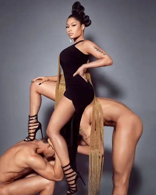 Who would love be the theirs places? Who'd love to be her servant?