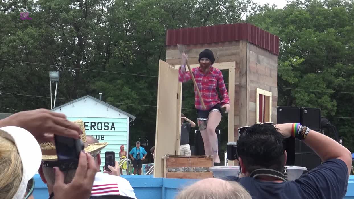 Lumberjill gets naked on stage