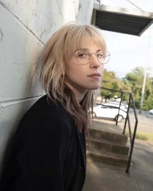 Without text (she is gorgeous)