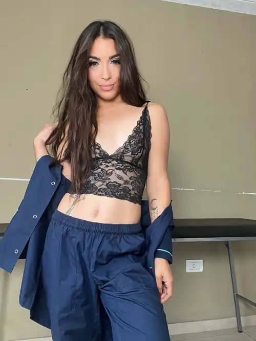 Do i looks sexy with my scrub?