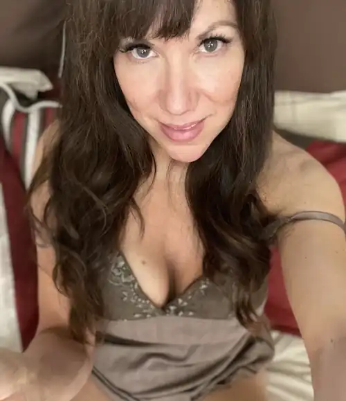 Mommy wants you to come back to bed (52f)