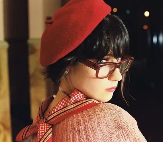 Zooey for Oliver Peoples