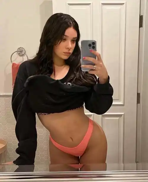 Hailee Steinfeld