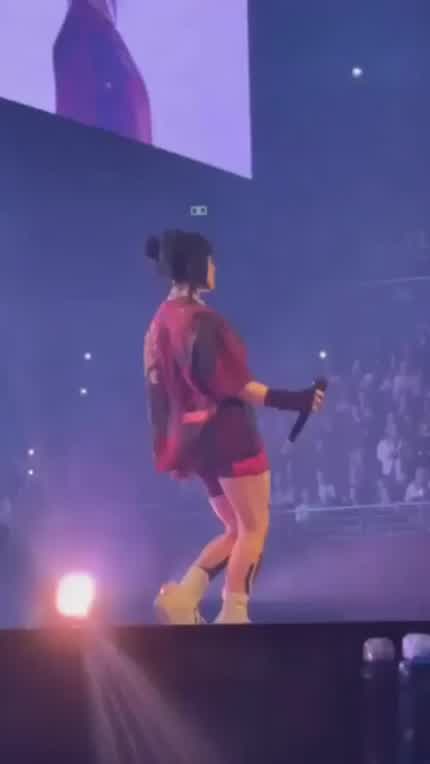 she's so hot