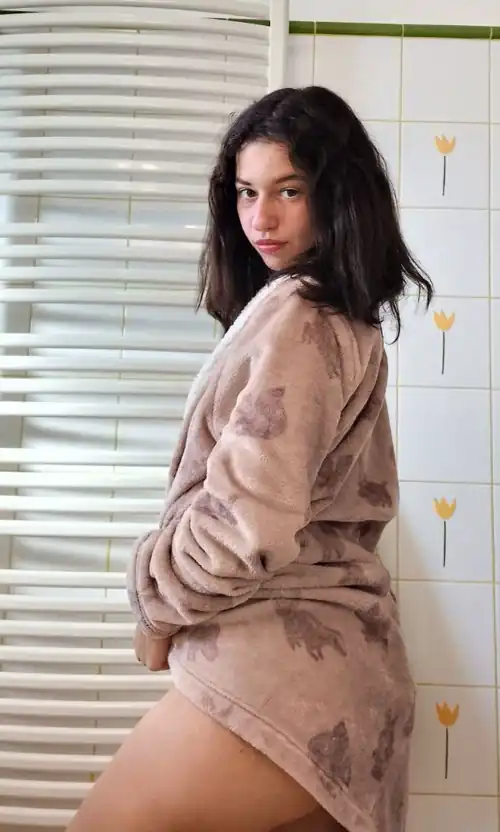 Would you shower with me? 🤭