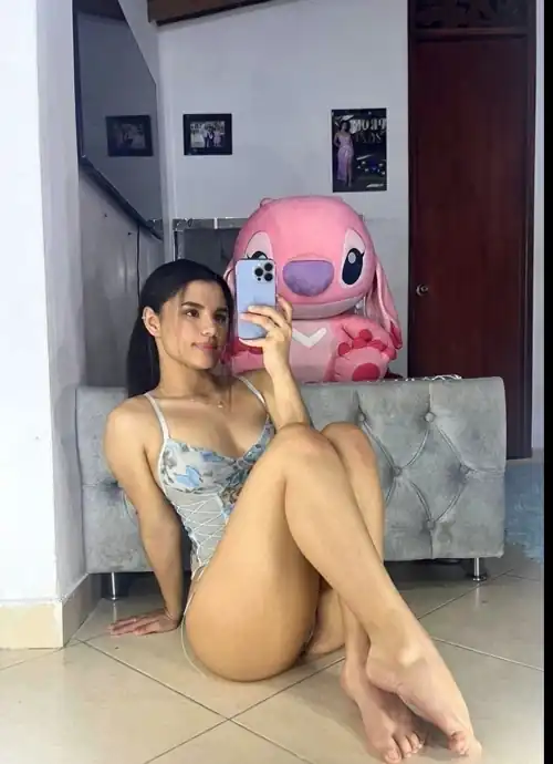 Rate my latina footsies