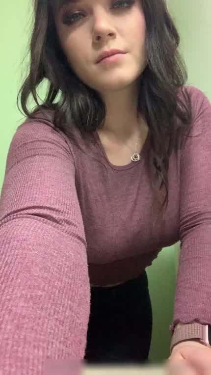 Pump to mommy’s porn ass 💋