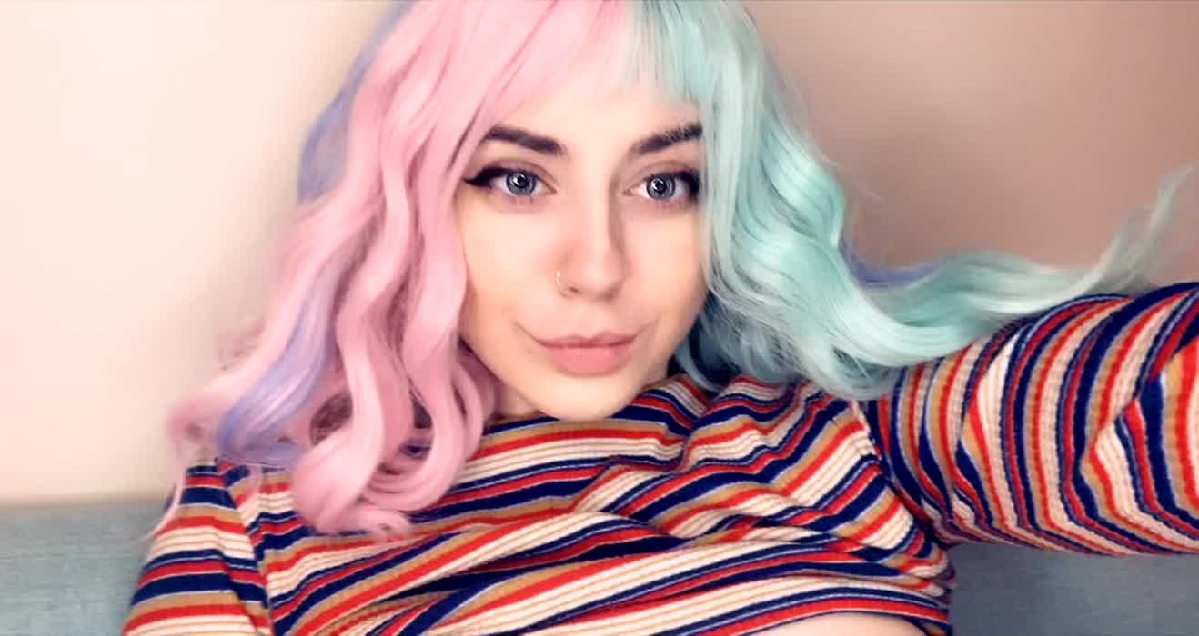 I heard that girls with rainbow hair are always the horniest 👀