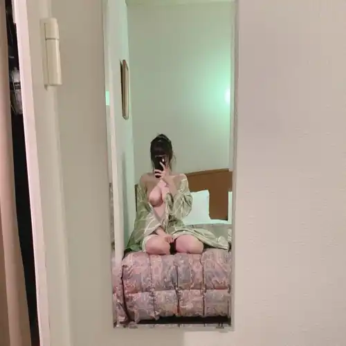 did u kno that traditionally underwear isn’t worn under a yukata? i bet it’s for easy access🥰