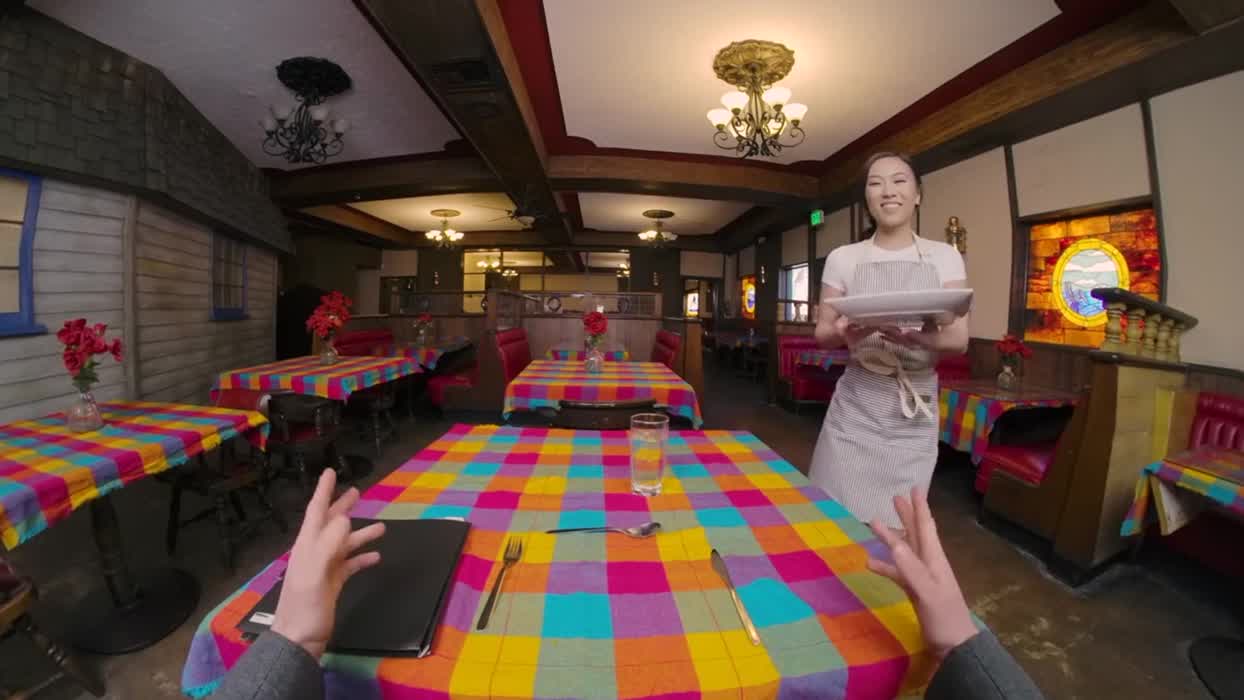 Kimmy Kimm & Vina Sky, Complimentary Restaurant Service