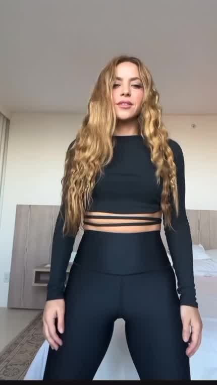 wow shakira