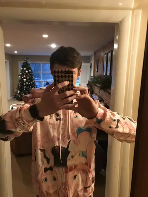 What does Reddit think of my new sweatshirt?