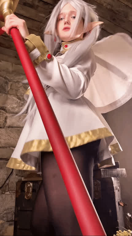 Frieren cosplay by Neyrodesu