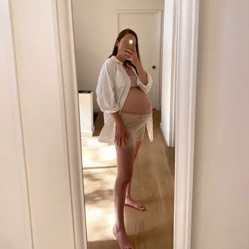 Bonnie Wright pregnant