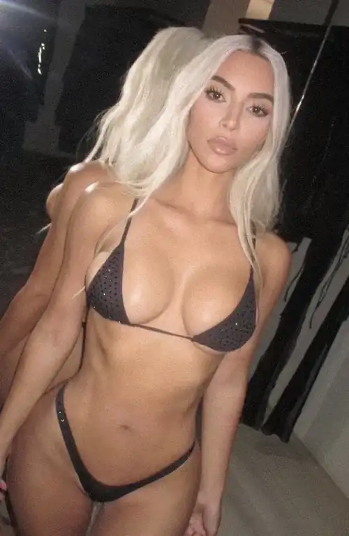 I want to go trans so I can look just like Kim and get fucked and suck cock just like her.