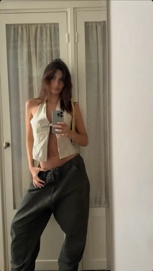 Emily Ratajkowski 