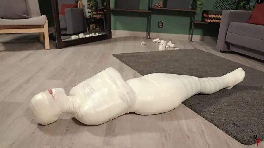 Would you like to sleep like this?