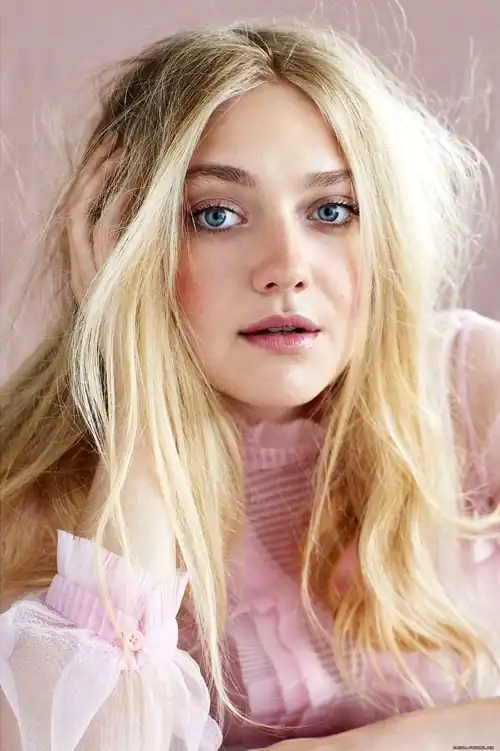 Photoshoot by David Roemer 2017 - Dakota Fanning