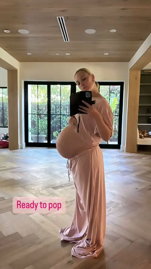 Pregnant Peta Murgatroyd 