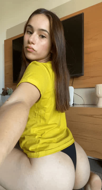 Look AT THAT ASS BOUNCE 🤯