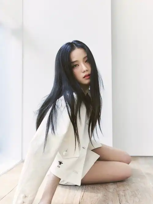 220318 Jisoo