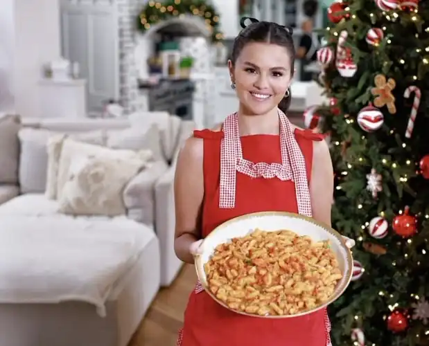 Selena + Chef: Home for the Holidays coming Nov 30th!