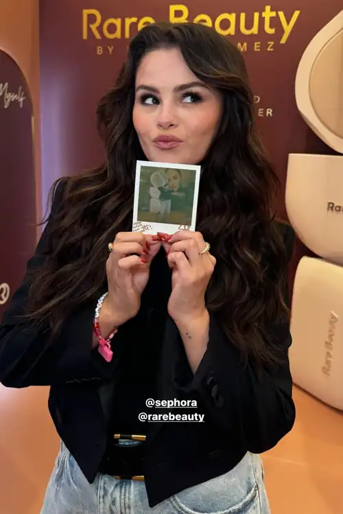 Selena with her photo | IG August 2024 