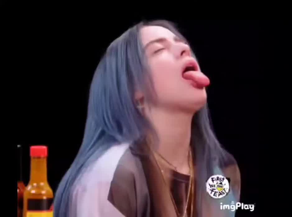 👅