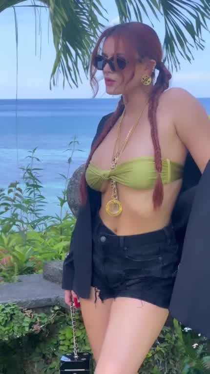 Bella 