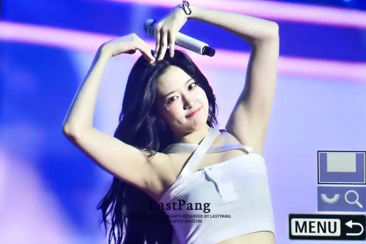 Just cannot get enough of Yujin 🤤🤤🤤