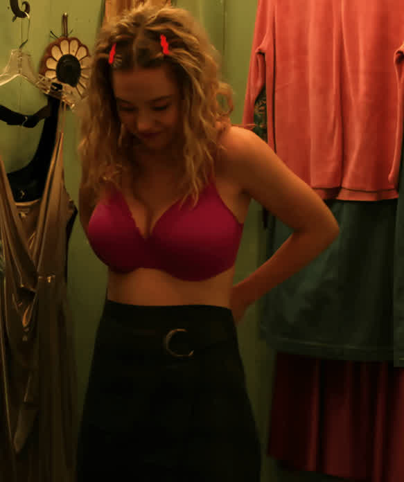 Sydney in Everything Sucks