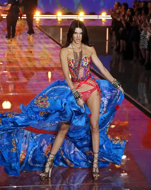 2015 VS fashion show
