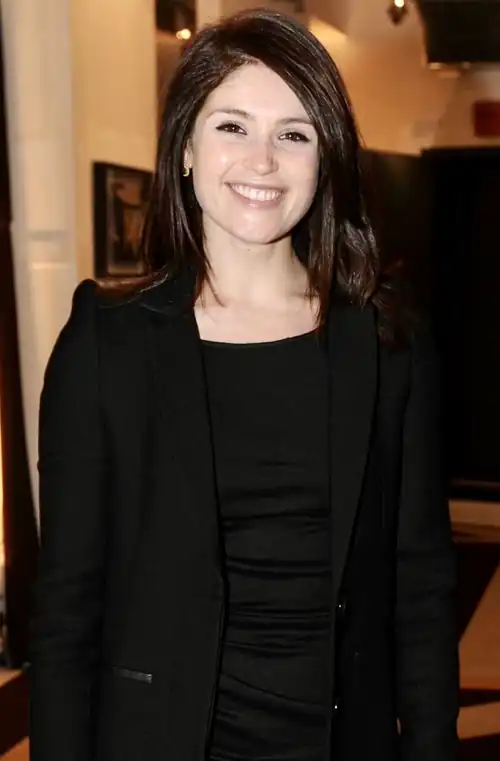 Attending an Art Gallery in 2010