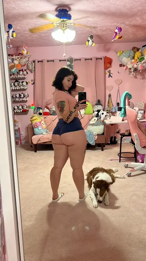 I’d what to caption this but here’s my ass in shorts