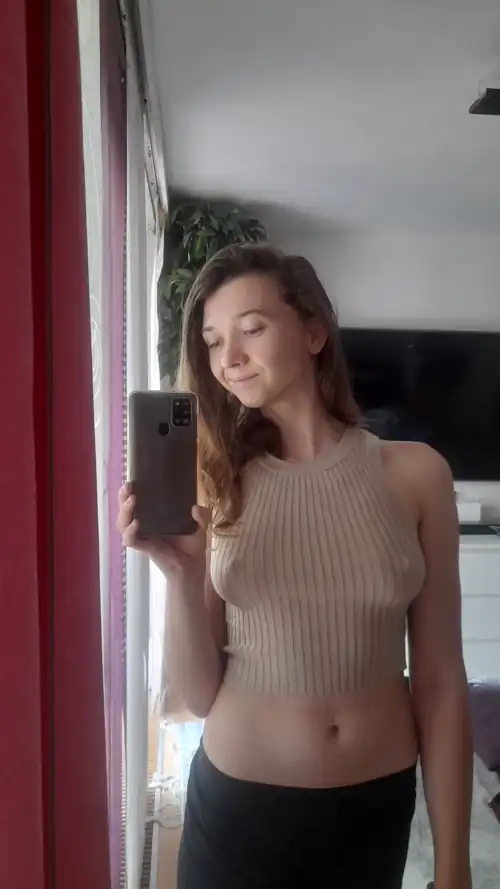 [F]eeling cute and cozy. ... I like this top 😊