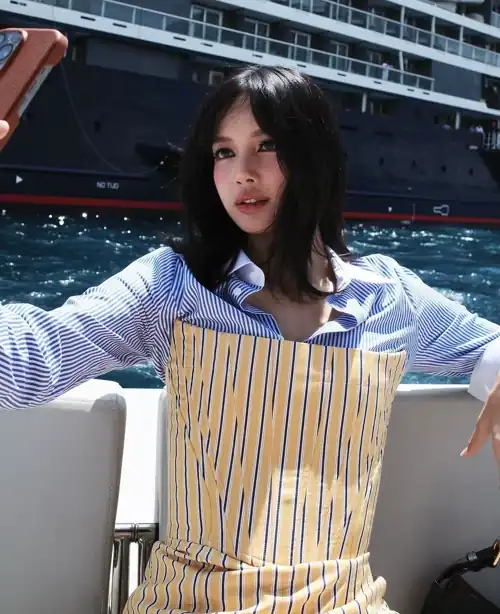 Imagine cum on her pretty face