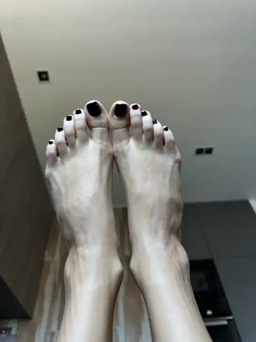 your job is to lick my toes