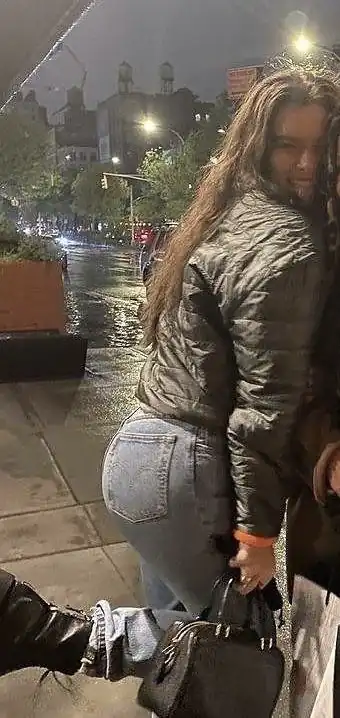 Hailee Steinfeld ass 😍