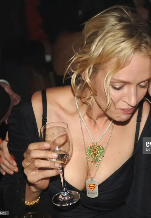 Uma always knows what we want to see, and she absolutely always delivers! Hot!