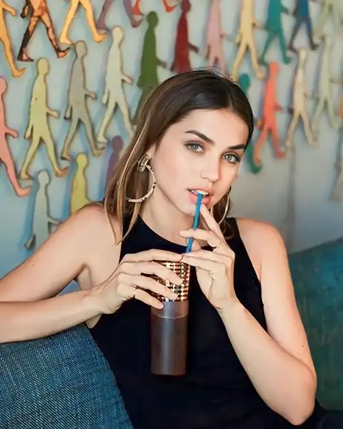 Stunning Ana 💕