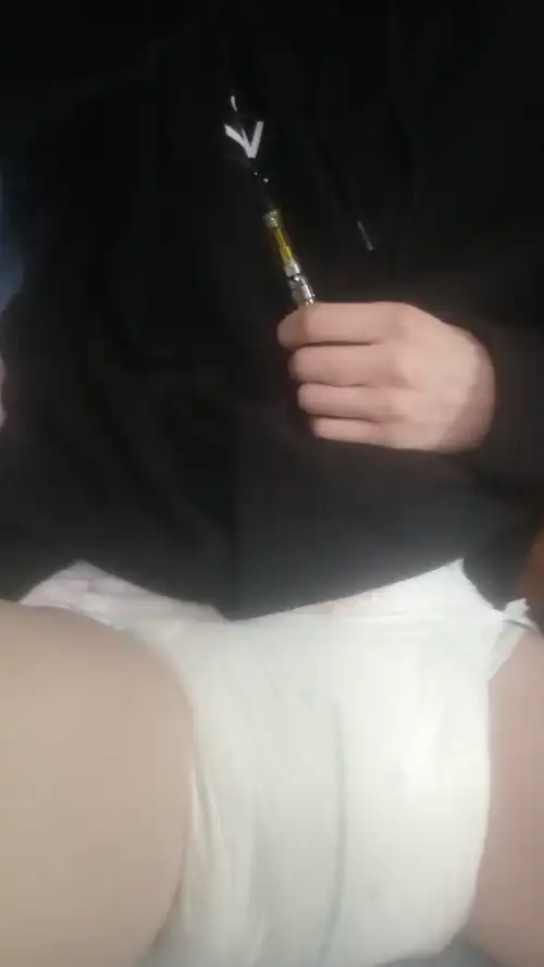 smoking in diapers is the best!! dont even gotta get up to go potty 🤭