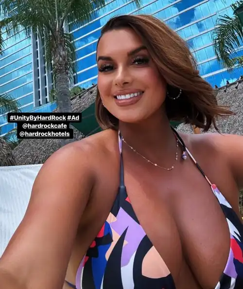 Bikini selfie | IG story 6/3/24