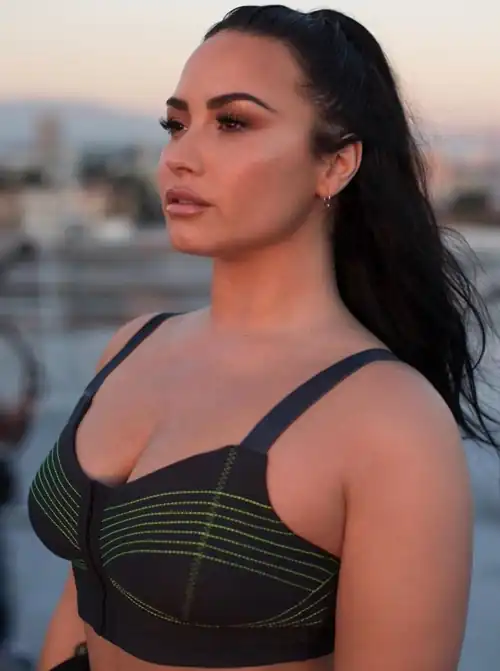Sporty Demi