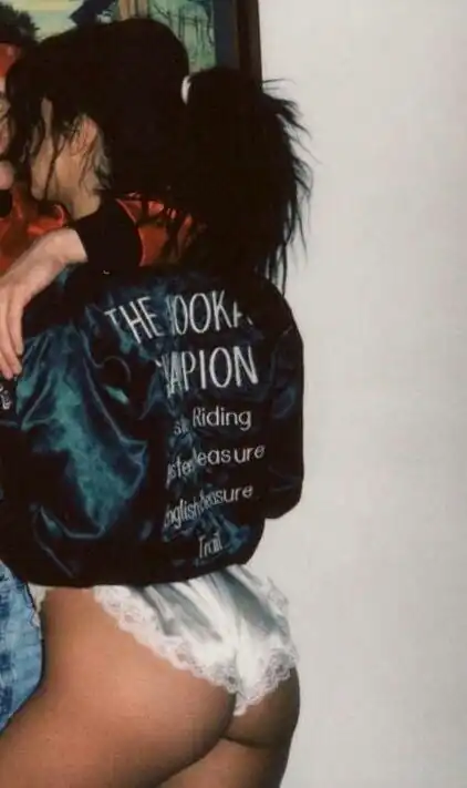 Selena Gomez , yes or No ,whats the truth