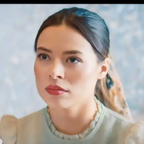 More stills from Drugstore June.